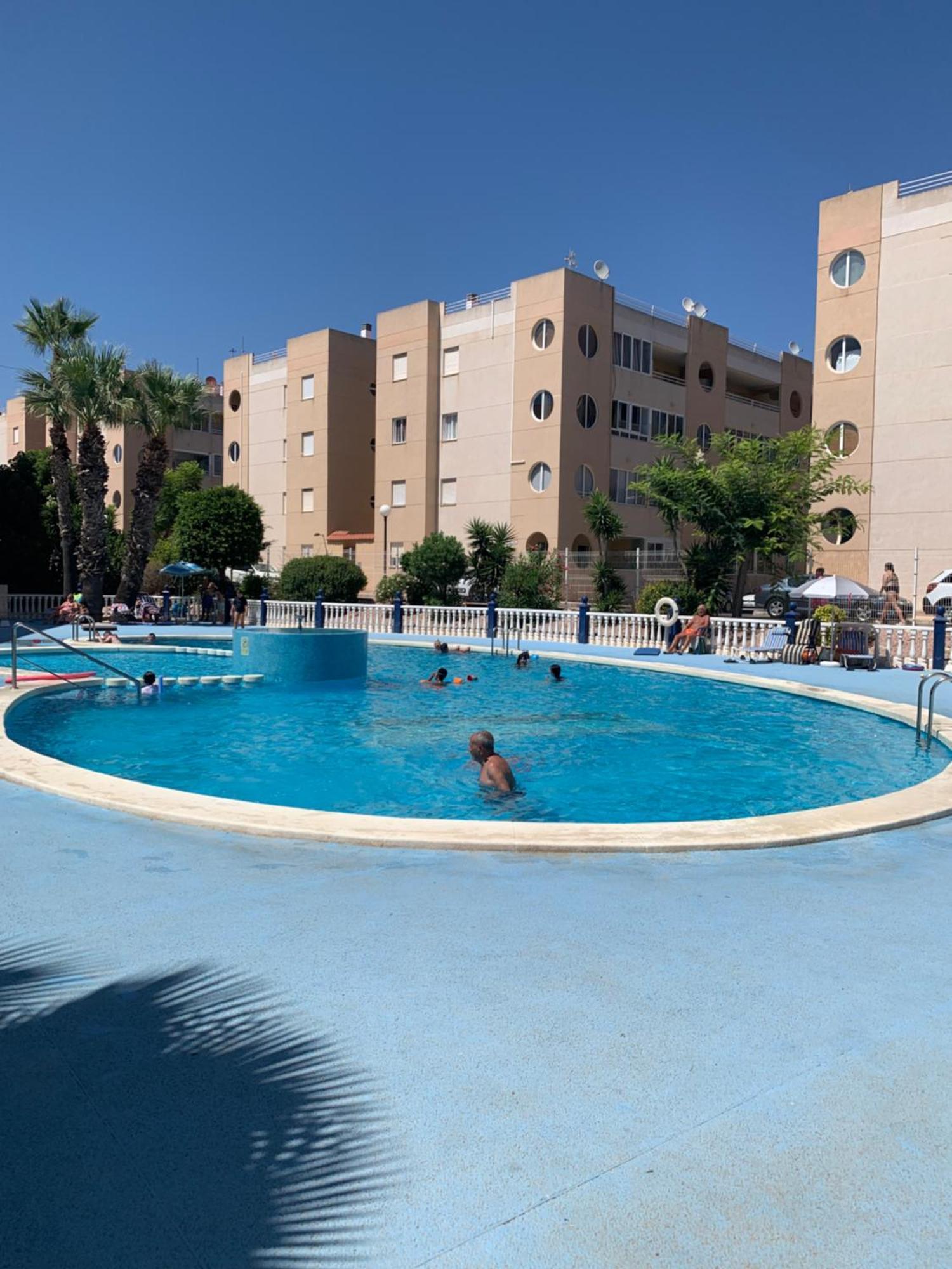 شقة Tres Beau T4 Torrevieja Renove Et Moderne المظهر الخارجي الصورة